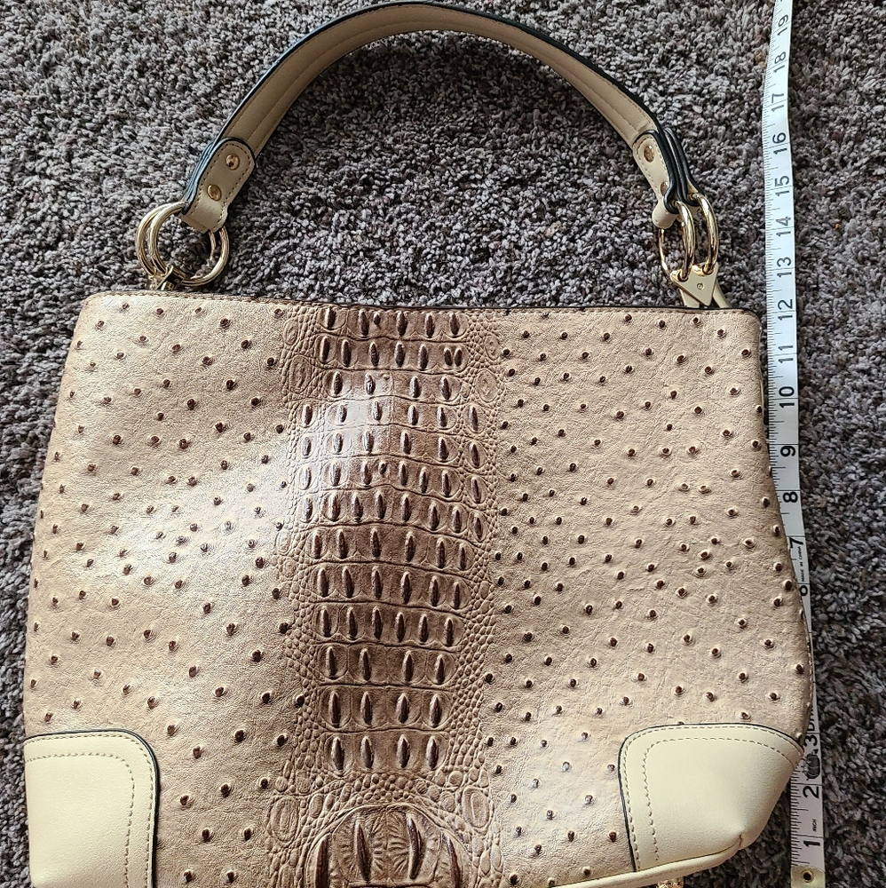 Handbag - Picture 2 of 3